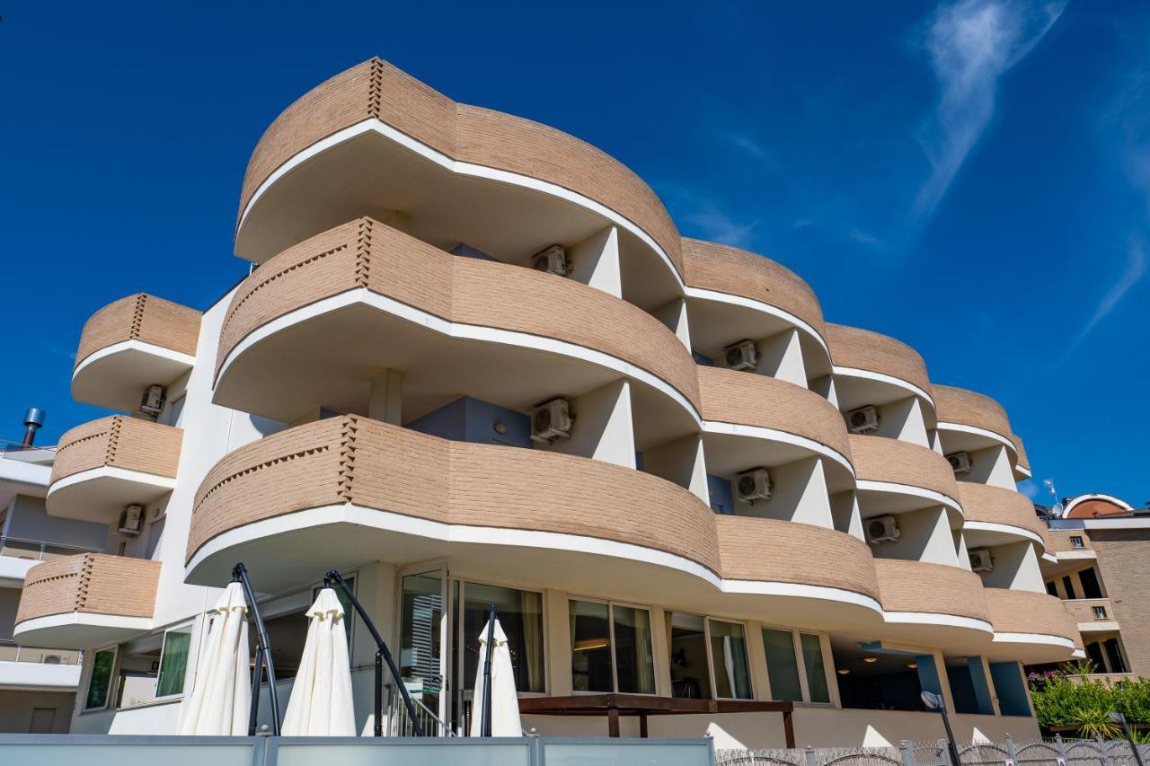 Di Matteo Hotel Roseto Degli Abruzzi Eksteriør bilde