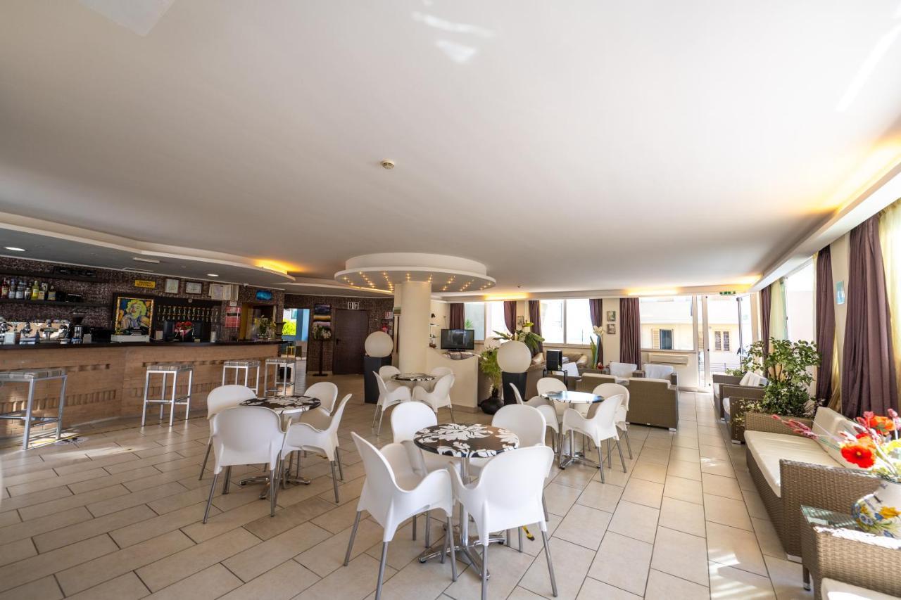 Di Matteo Hotel Roseto Degli Abruzzi Eksteriør bilde