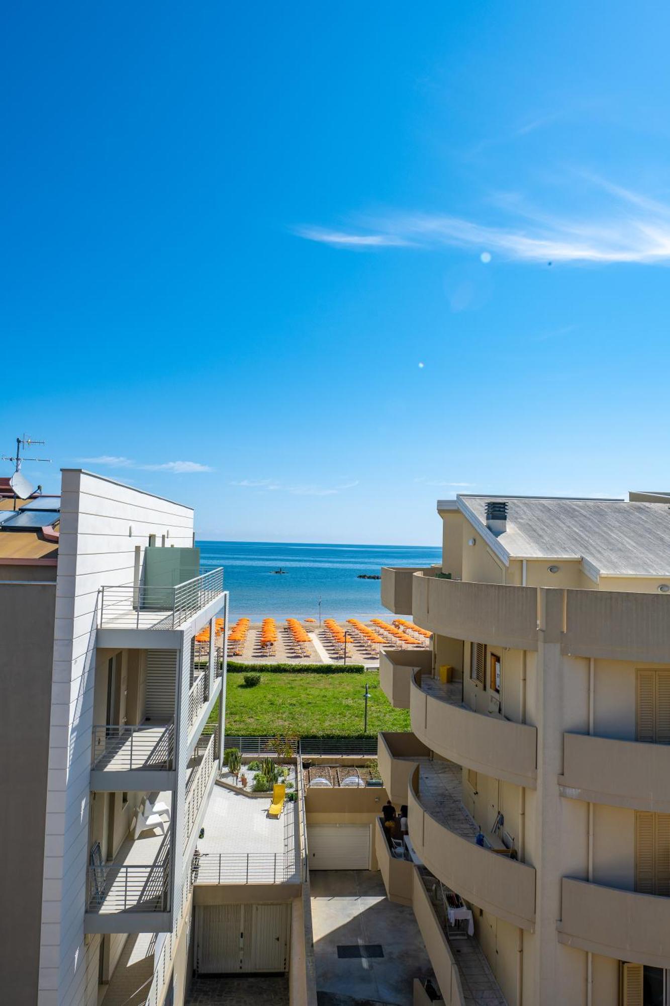 Di Matteo Hotel Roseto Degli Abruzzi Eksteriør bilde