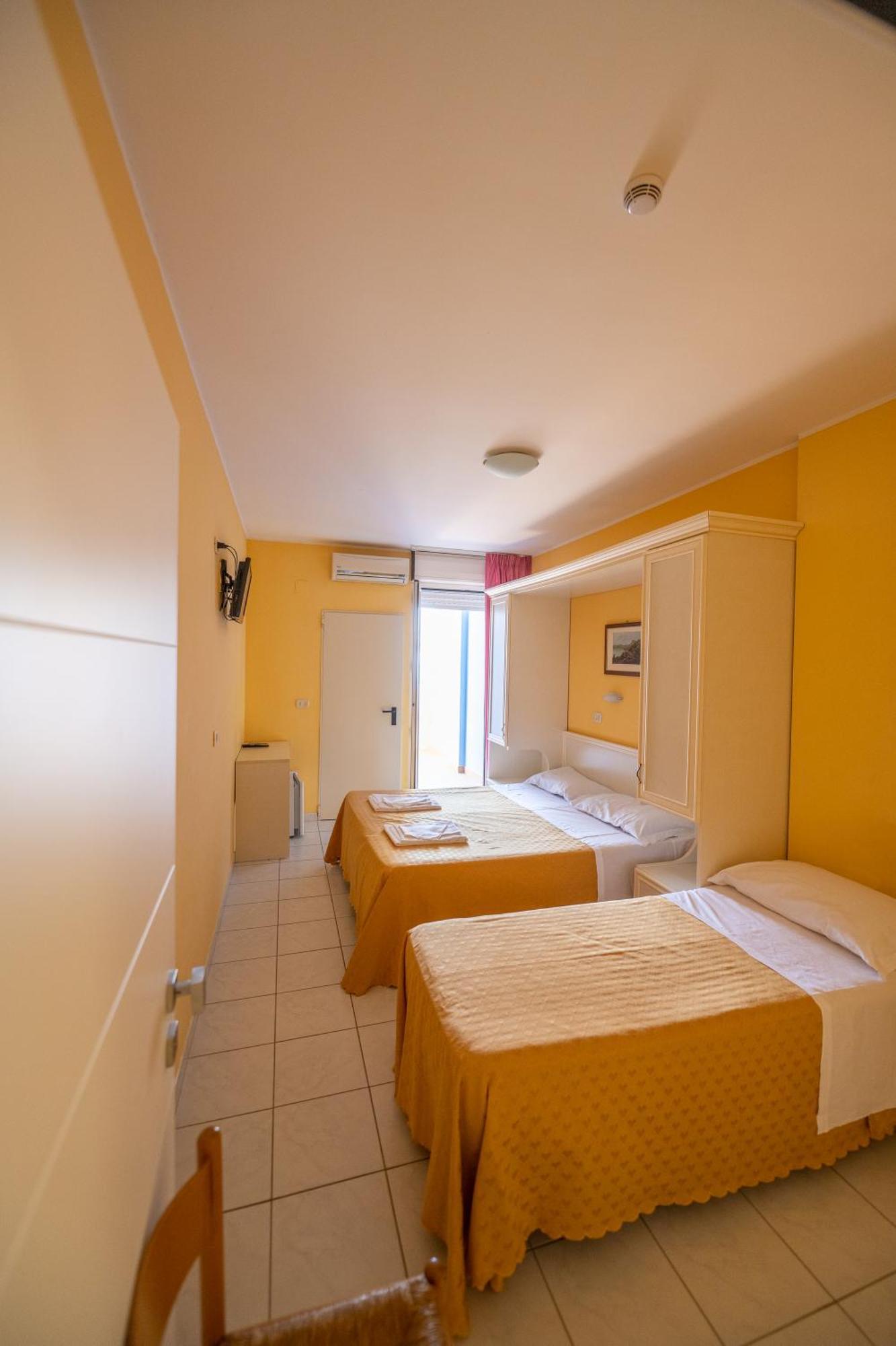 Di Matteo Hotel Roseto Degli Abruzzi Eksteriør bilde